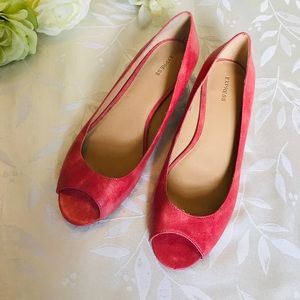 NWOT Express Peep Toe Coral Flats